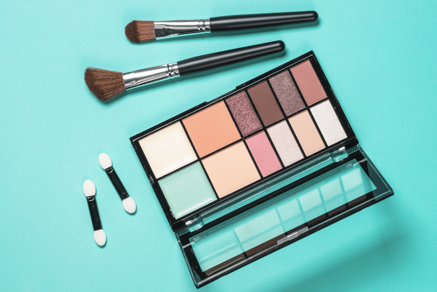 Vegan and traditional eyeshadows — are they different? A vegan eyeshadow palette